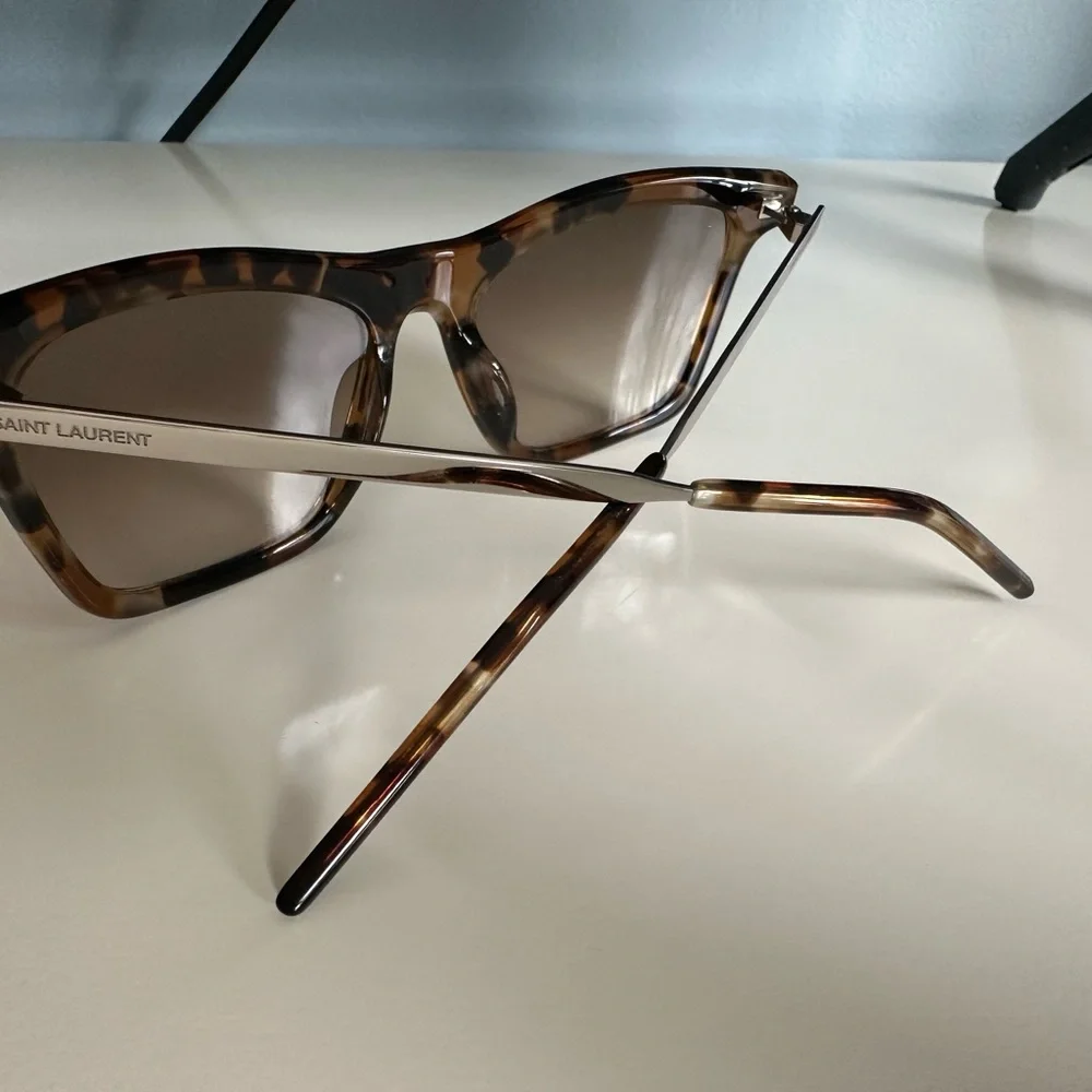 Saint Laurent Brown Tortoise Sunglasses/polarized/with case - Picture 3 of 8
